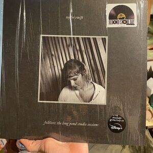 Taylor Swift record store day exclusive folklore: the long pond studio sessions